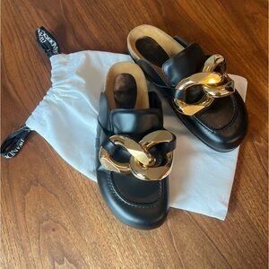 JW ANDERSON Men’s Black Leather Mule with XL chain in gold - Men’s Size 43